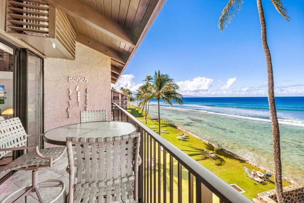 The Noniluna Two - Sleeps 9 Plus Pack N Play Lahaina Exterior photo