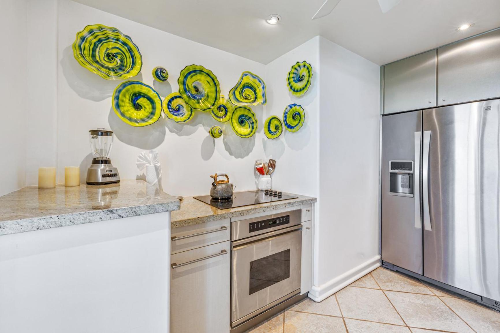 The Noniluna Two - Sleeps 9 Plus Pack N Play Lahaina Exterior photo